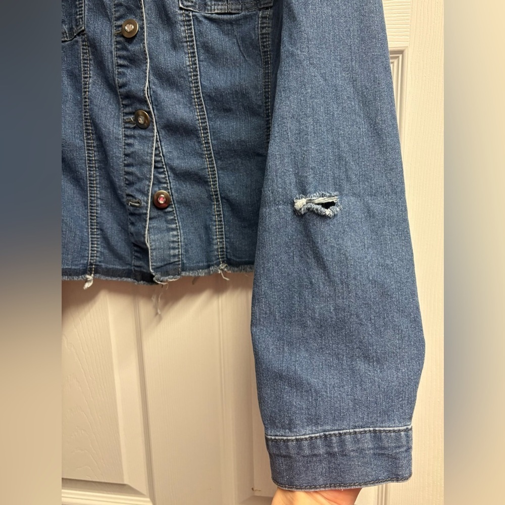 Baccini Denim Jacket W/ Distressing Size XL - Picture 3 of 4